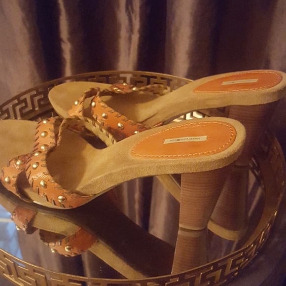 Shoes - Picture 2 of 4